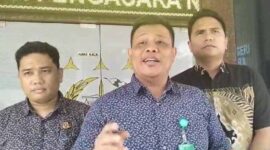 Kepala Sesi (Kasi) Intelijen Kejaksaan Negeri Lampung Utara Guntoro Janjang Saptodie (tengah) | Foto: Ist.