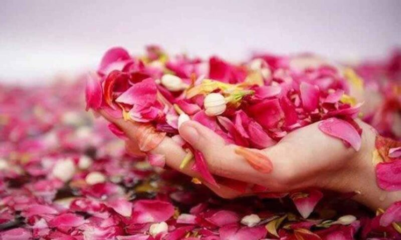 Ilustrasi Mandi Kembang | Foto: Ist.