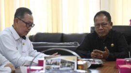 Fahrizal Darminto (kiri) bersama Mingrum Gumay (kanan) | Foto: Ist.