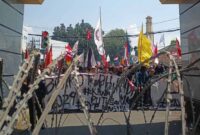 Aksi Aliansi Lampung Menggugat di gedung DPRD Lampung. | Foto: RRI/Galih Prihantoro