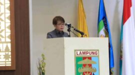 Juru Bicara Fraksi PDIP Budhi Condrowati menyampaikan pandangan umum fraksi PDIP DPRD Lampung | Foto: Ist.