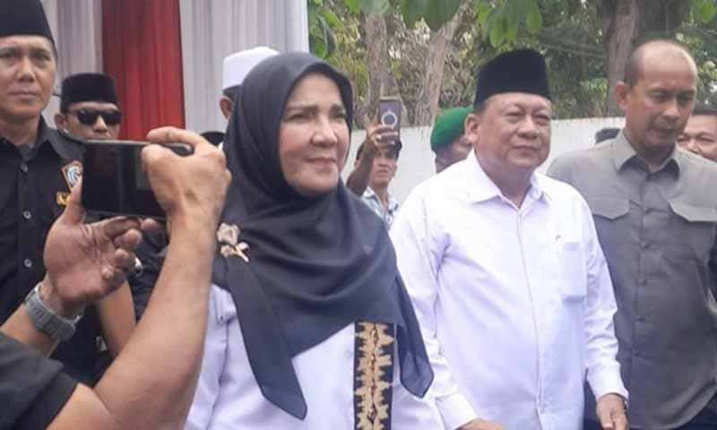 Eva Dwiana dan Deddy Amarullah mendaftar ke KPU Bandar Lampung | Foto: Ist.