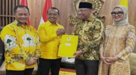 Rahmad Mirzani Djausal dari Partai Gerindra-Jihan Nurlela dari Partai PKB menerima rekomendasi dari Partai Golkar | Foto: Ist.