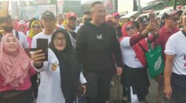 Umar Ahmad bersama relawan | Foto: Ist.