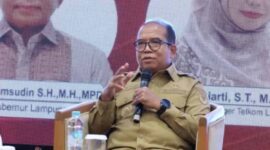 Pj Gubernur Lampung, Samsudin saat menjadi narasumber Forum Group Discussion di Hotel Emersia Bandar Lampung | Foto: Ist.