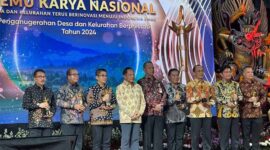 Pj Gubernur Lampung terima penghargaan Upakarya Wanua Nugraha | Foto: Ist.