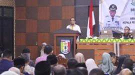 Pj Gubernur Lampung Samsudin saat melakukan Briefing Netralitas Aparatur Sipil Negara pada Pelaksanaan Pilkada Tahun 2024 | Foto: Ist.