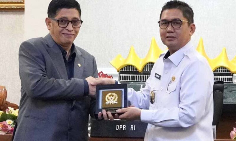 Pj. Sekretaris Daerah Provinsi Lampung, Fredy menerima Kunjungan Kerja Badan Legislasi DPR RI | Foto: Ist.