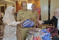 Pj. Gubernur Samsudin Launching Pojok UMKM | Foto: Ist.