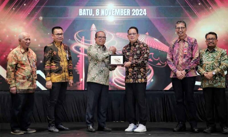 Pj. Gubernur Lampung Tandatangani Kerja Sama KUB Bank Lampung dan Bank Jatim | Foto: Ist.