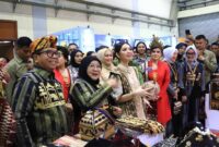 Pj Gubernur Lampung bersama Ibu Wapres RI | Foto: Ist.