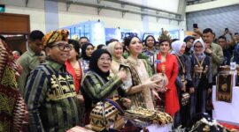 Pj Gubernur Lampung bersama Ibu Wapres RI | Foto: Ist.