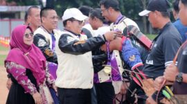 Penjabat (Pj) Gubernur Lampung, Samsudin, membuka Kejuaraan Kompetisi Nasional Busur Berkuda Memanah Piala Gubernur Lampung Tahun 2024 | Foto: Ist.