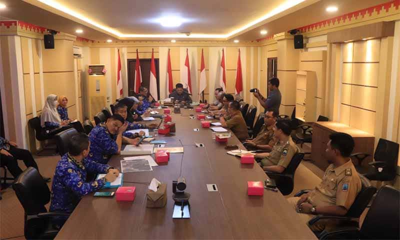 rapat koordinasi yang dipimpin Pj. Sekretaris Daerah Provinsi Lampung, M. Firsada di Ruang Rapat Sakai Sambayan, Senin (05/05/2025) | Foto: Ist.