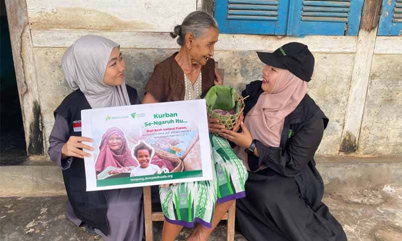 Dompet Dhuafa Lampung melalui program Tebar Hewan Kurban (THK) 1446 H berhasil menjangkau lebih dari 18.000 penerima manfaat di 10 kabupaten/kota se-Provinsi Lampung | Foto: Ist.