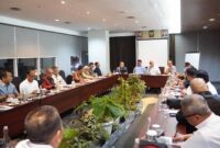 Gubernur Rahmat Mirzani Djausal saat rapat bersama pengurus pusat Dekopin dan Inkud | Foto: Ist.