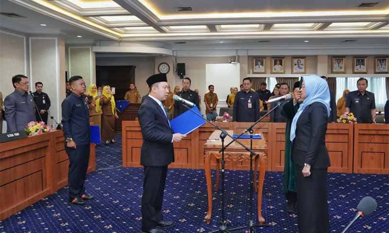 Pelantikan Pejabat Pimpinan Tinggi Pratama di lingkungan Pemprov Lampung | Foto: Ist.