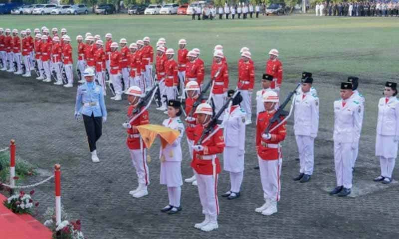 Upacara Penurunan Bendera Merah Putih di Pemprov Lampung | Foto: Ist.