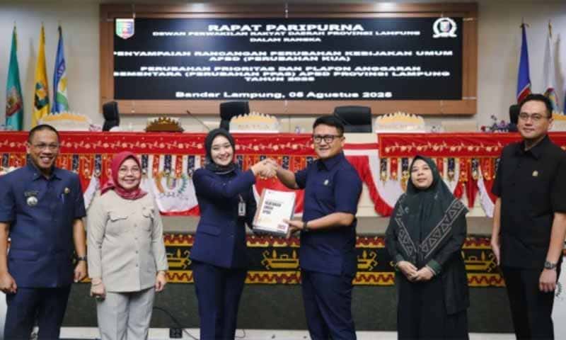 Pemprov-DPRD Lampung Serah Terima Rancangan Perubahan KUA-PPAS 2025 dan 2026 | Foto: Ist.