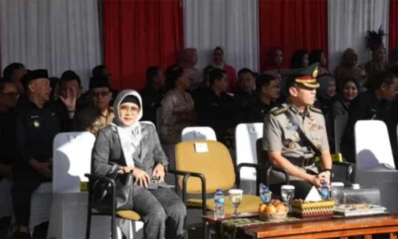 Anggota DPRD Lampung, Mardiana saat mengikuti upacara Hardiknas di Lapangan Korpri Kantor Gubernur Lampung, Senin (5/5/2025) | Fot: Ist.