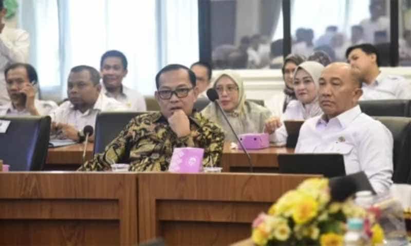 Anggota DPRD Lampung saat menghadiri rapat hidrometeorologi dengan lintas sektor di Ruang Rapat Utama Gubernur Lampung | Foto: Ist.