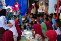 Ketua Tim Penggerak (TP) PKK Provinsi Lampung, Purnama Wulan Sari Mirza, meresmikan pencanangan Desa TAPIS di Kampung Negeri Baru, Kecamatan Umpu Semenguk, Kabupaten Way Kanan | Foto: Ist.