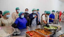 Gubernur Lampung Rahmat Mirzani Djausal meninjau Satuan Pelayanan Pemenuhan Gizi (SPPG) Rajabasa Musi Raya | Foto: Ist.