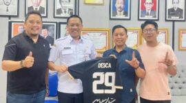 Sekretaris DPRD Provinsi Lampung, Descatama Paksi Moeda bersama pengurus IJP Lampung | Foto: Ist.