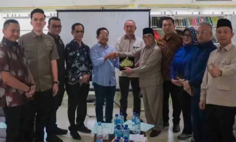 Kunjungan kerja DPRD Lampung ke PT Great Giant Pineapple Company | Foto: Ist.