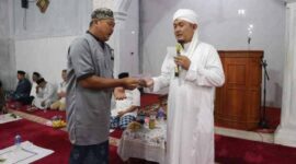 Anggota DPRD Puji Sartono Isi Tausiyah Peringatan Isra Mi’raj di Masjid Ar-Rahman Jatimulyo | Foto: Ist.