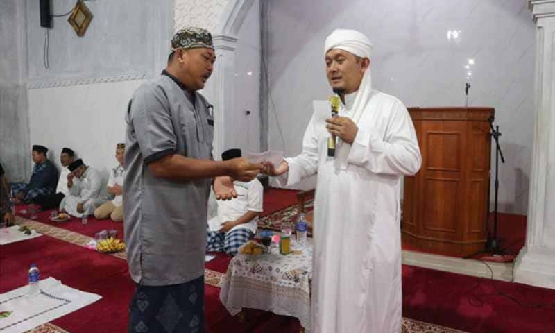 Anggota DPRD Puji Sartono Isi Tausiyah Peringatan Isra Mi’raj di Masjid Ar-Rahman Jatimulyo | Foto: Ist.
