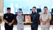 Bupati Pesawaran, Nanda Indira Bastian bersama Wakil Bupati Antonius Muhammad Ali menyampaikan Laporan Keterangan Pertanggungjawaban (LKPJ) Tahun Anggaran 2025 | Foto: Ist.