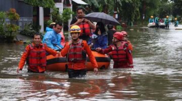 BPBD Provinsi Lampung mencatat 3 orang meninggal dunia akibat banjir bandang yang melanda Kecamatan Panjang, Kota Bandar Lampung | Foto: Radar Bangkalan dari ANTARA/ARNAS PADDA