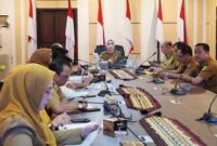 Wakil Gubernur Lampung Jihan Nurlela memimpin rapat Evaluasi Tahun 2025 dan Rencana Tahun 2026 Program Desaku Maju | Foto: Ist.