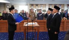 Sekretaris Daerah Provinsi Lampung, Marindo Kurniawan, melantik dan mengambil sumpah/janji jabatan pejabat tinggi pratama di lingkungan Pemerintah Provinsi Lampung, Kamis (9/4/2026) | Foto: Ist.