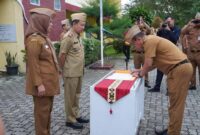 Penandatanganan Pakta Integritas oleh Marindo Kurniawan bersama Kepala BKD Provinsi Lampung, Rendi Riswandi | Foto: Ist.