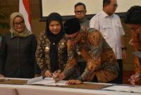 Penandatanganan kesepakatan Bersama pembangunan Pengolahan Sampah menjadi Energi Listrik (PSEL) Regional Lampung Raya | Foto: Ist.