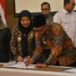 Penandatanganan kesepakatan Bersama pembangunan Pengolahan Sampah menjadi Energi Listrik (PSEL) Regional Lampung Raya | Foto: Ist.