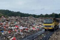 Sampah di TPA Bakung menggunung | Foto: KONSENTRIS.ID/Derri Nugraha