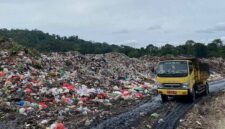 Sampah di TPA Bakung menggunung | Foto: KONSENTRIS.ID/Derri Nugraha