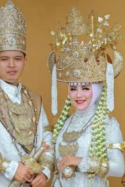 Lampung Pepadun: Sejarah, Struktur Adat, dan Tradisi