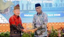 Gubernur Lampung Rahmat Mirzani Djausal menyambut jajaran pengurus pusat dan daerah Persyarikatan Muhammadiyah dalam jamuan di Mahan Agung, Kamis (25/6/2026) | Foto: Ist.
