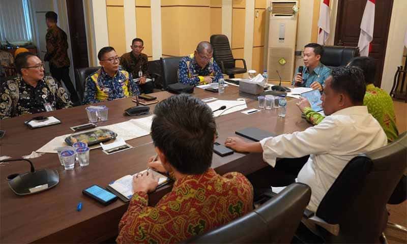 Rapat koordinasi lintas sektor yang dipimpin Sekretaris Daerah Provinsi Lampung, Marindo Kurniawan | Foto: Ist.