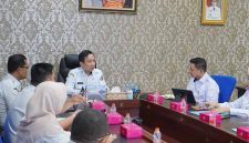 Sekretaris Daerah Provinsi Lampung, Marindo Kurniawan memimpin rapat tata organisasi | Foto: Ist.