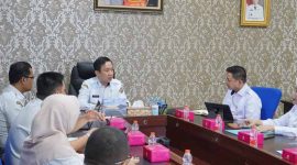 Sekretaris Daerah Provinsi Lampung, Marindo Kurniawan  memimpin rapat tata organisasi | Foto: Ist.