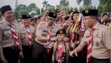 Gubernur Lampung, Rahmat Mirzani Djausal melepas 598 peserta Kontingen Kwartir Daerah (Kwarda) Lampung yang akan mengikuti Jambore Nasional (Jamnas) XII Tahun 2026 di Bumi Perkemahan Cibubur | Foto: Ist.