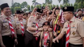 Gubernur Lampung, Rahmat Mirzani Djausal melepas 598 peserta Kontingen Kwartir Daerah (Kwarda) Lampung yang akan mengikuti Jambore Nasional (Jamnas) XII Tahun 2026 di Bumi Perkemahan Cibubur | Foto: Ist.