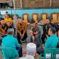 Gubernur Lampung, Rahmat Mirzani Djausal saat berdialog dengan petani di Pekon Sumber Agung, Jumat (14/8/2026) | Foto: Ist.