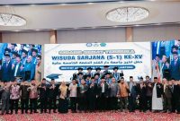 Gubernur Lampung Rahmat Mirzani Djausal menghadiri Wisuda ke-15 IAI Darul Fattah Lampung | Foto: Ist.