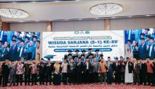Gubernur Lampung Rahmat Mirzani Djausal menghadiri Wisuda ke-15 IAI Darul Fattah Lampung | Foto: Ist.